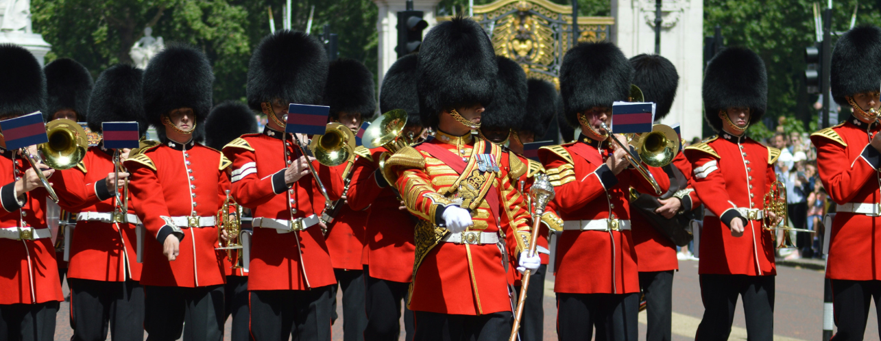 白金汉宫卫兵换岗仪式步行之旅